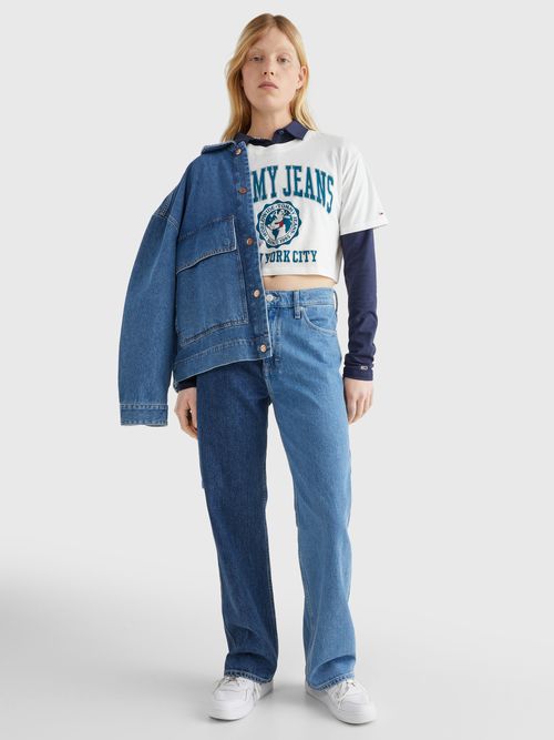 PLAYERA-TOMMY-JEANS-SUPER-CROPPED-CON-LOGO-UNIVERSITARIO-DE-MUJER-TOMMY-HILFIGER