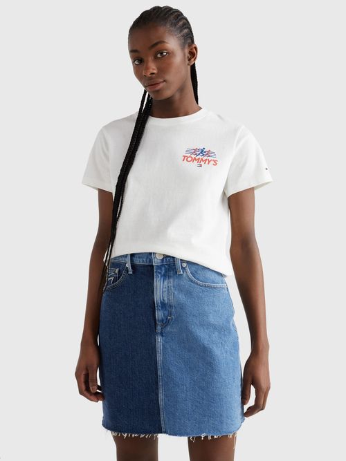 PLAYERA-TOMMY-JEANS-CON-ESTAMPADO-TRASERO-PARA-MUJER-TOMMY-HILFIGER