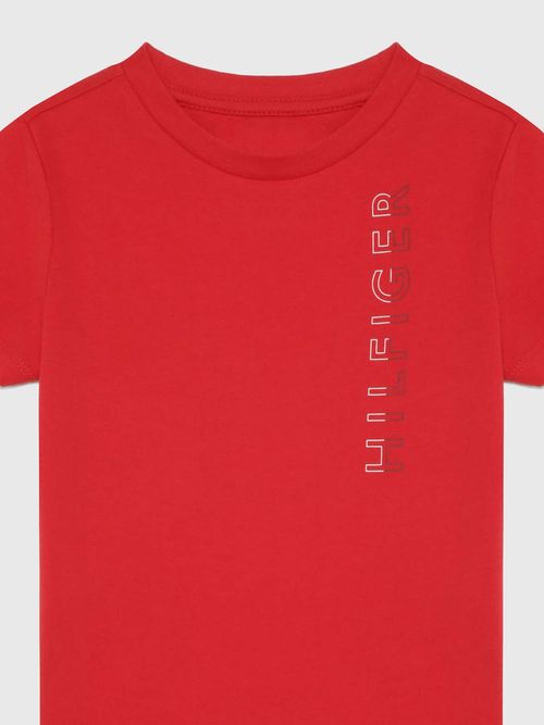 PLAYERA-CON-LOGO-VERTICAL-TOMMY-HILFIGER-DE-NIÑO