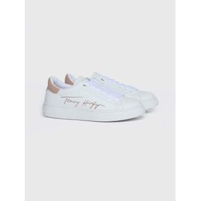 

TENIS CON FIRMA EN RELIEVE TOMMY HILFIGER DE NIÑOS UNISEX TOMMY HILFIGER DE NIÑOS UNISEX Talla: 19.5