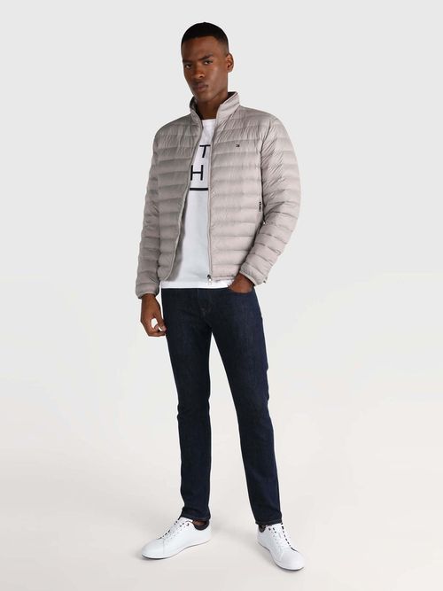 CHAMARRA-CON-FRANJA-DISTINTIVA-EN-CUELLO-TOMMY-HILFIGER-DE-HOMBRE