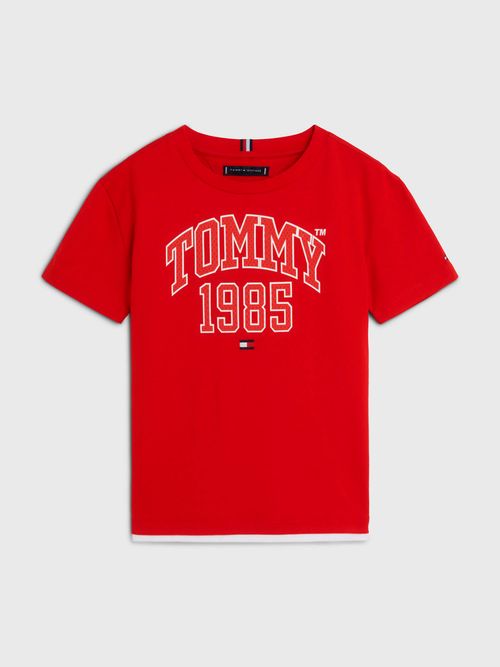 PLAYERA-CON-LOGO-UNIVERSITARIO-TOMMY-HILFIGER-DE-NIÑO