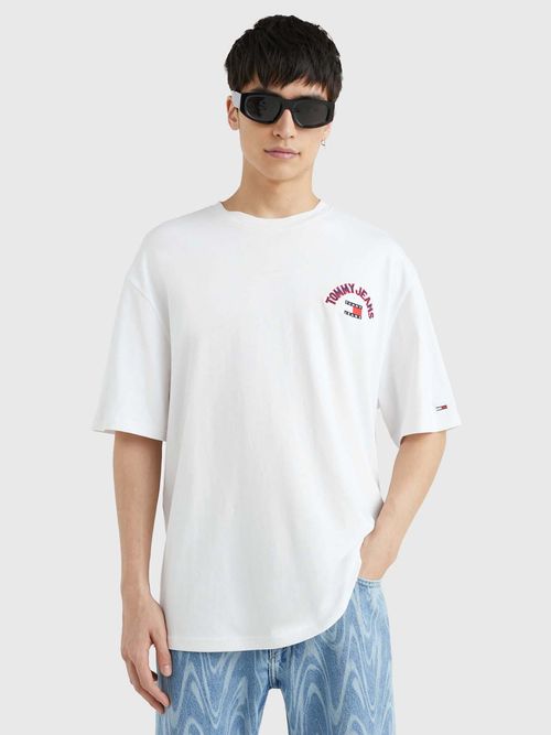 PLAYERA-MODERN-PREP-OVERSIZE-TOMMY-JEANS-DE-HOMBRE