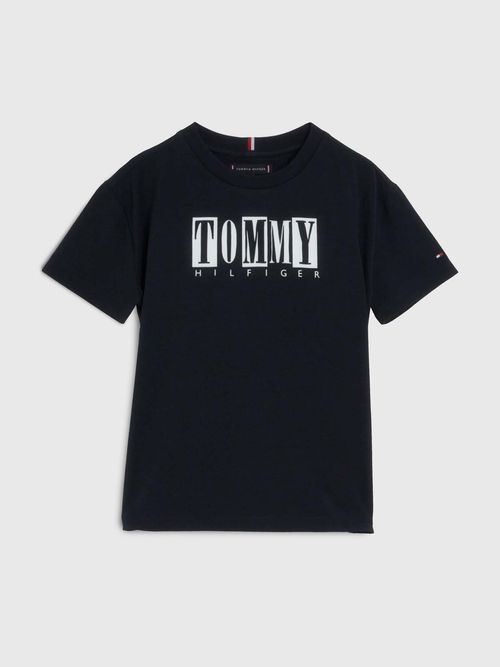 PLAYERA-CON-MULTIPLES-LOGOS-TOMMY-HILFIGER-DE-NIÑO