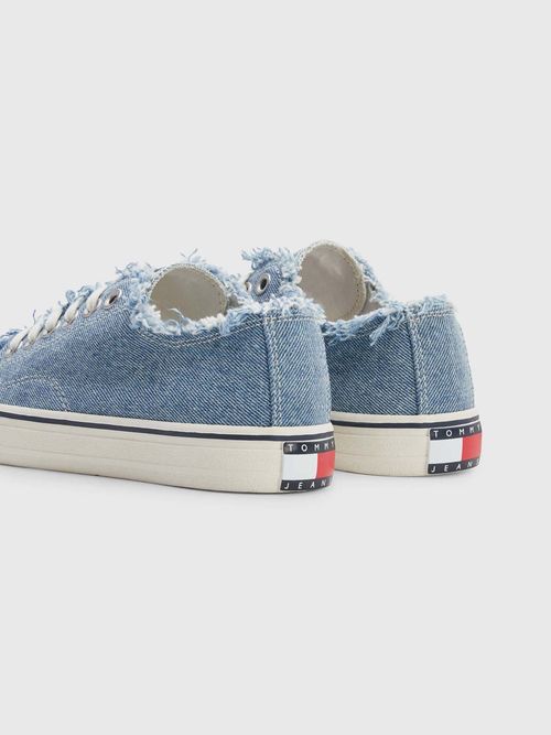 TENIS-VAQUERAS-DESHILACHADAS-TOMMY-JEANS-DE-MUJER