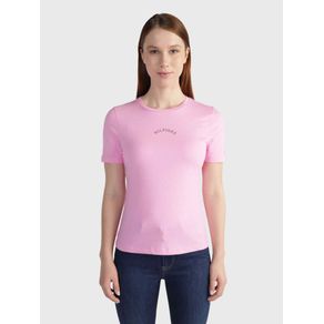

Playera con aplicaciones en logo de mujer Talla: L