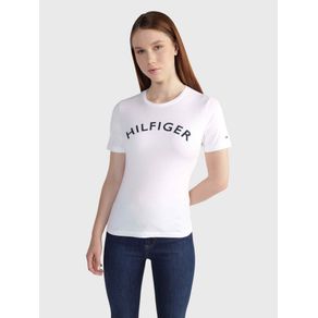 

Playera con estampado logo hilfiger de mujer Talla: L