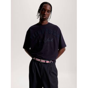 

Playera de monotipo Hilfiger y corte clásico Talla: L
