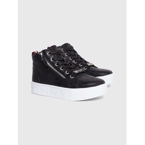 

Tenis con logo metálico Talla: 18