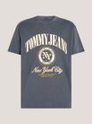 Playera-amplia-con-logo-universitario-de-hombre