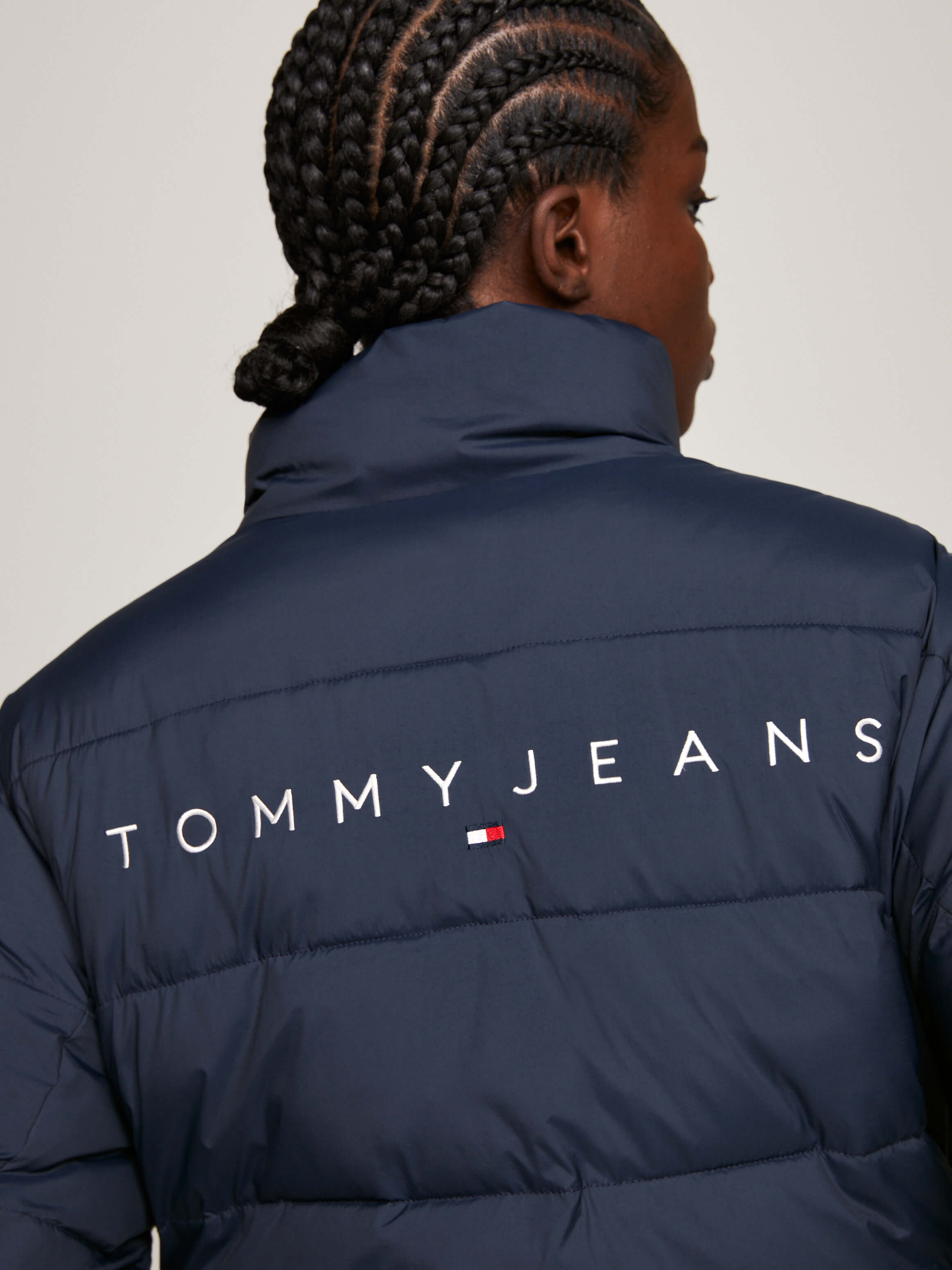 Chamarra acolchada amplia con logo trasero de mujer Tommy Jeans