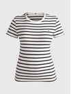 Playera-de-rayas-marineras-y-corte-slim-de-mujer