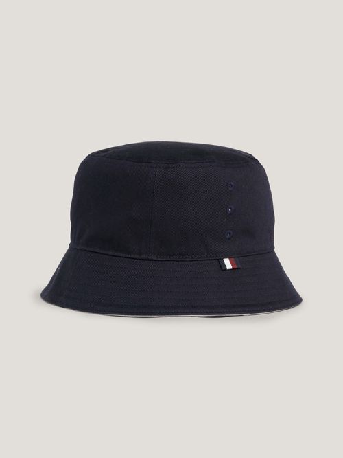 Sombrero-bucket-Elevated-con-monograma-TH-de-hombre