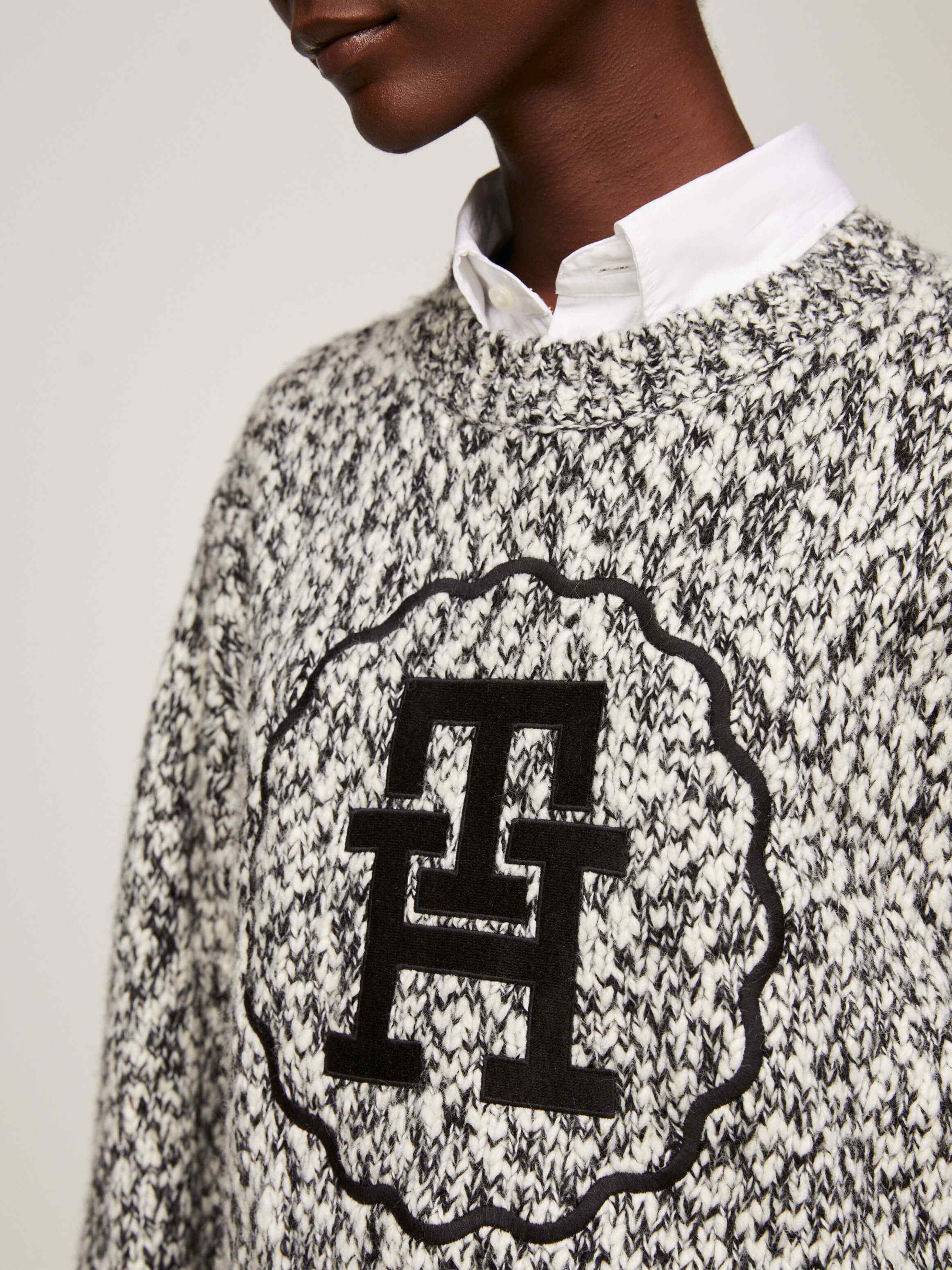 Suéter con acabado texturizado y monograma TH de mujer Tommy Hilfiger
