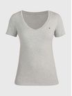 Playera-cuello-V-de-mujer