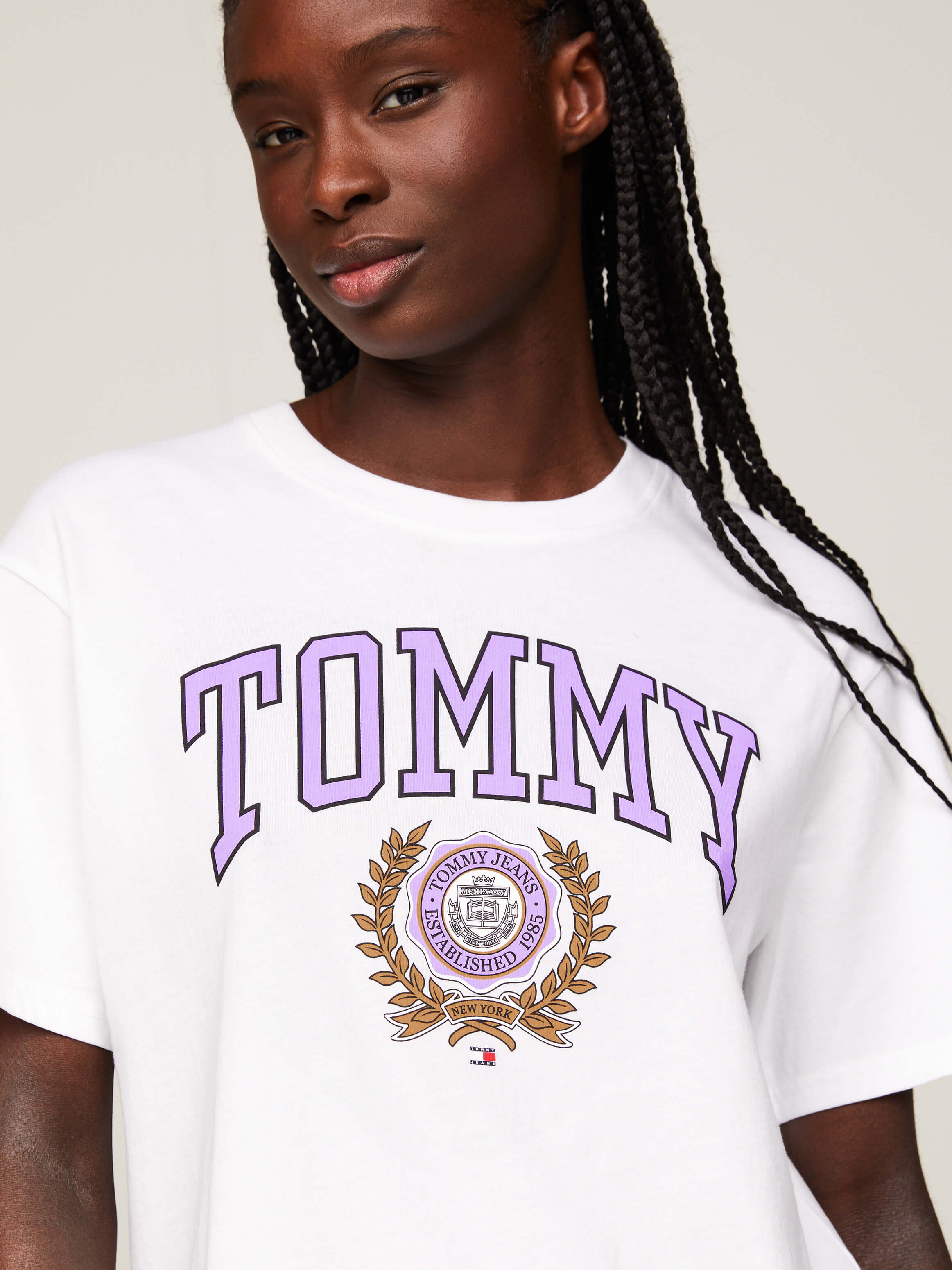 Playera amplia con logo universitario de mujer Tommy Jeans