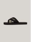 Chanclas-con-tiras-cruzadas-y-logo-de-mujer