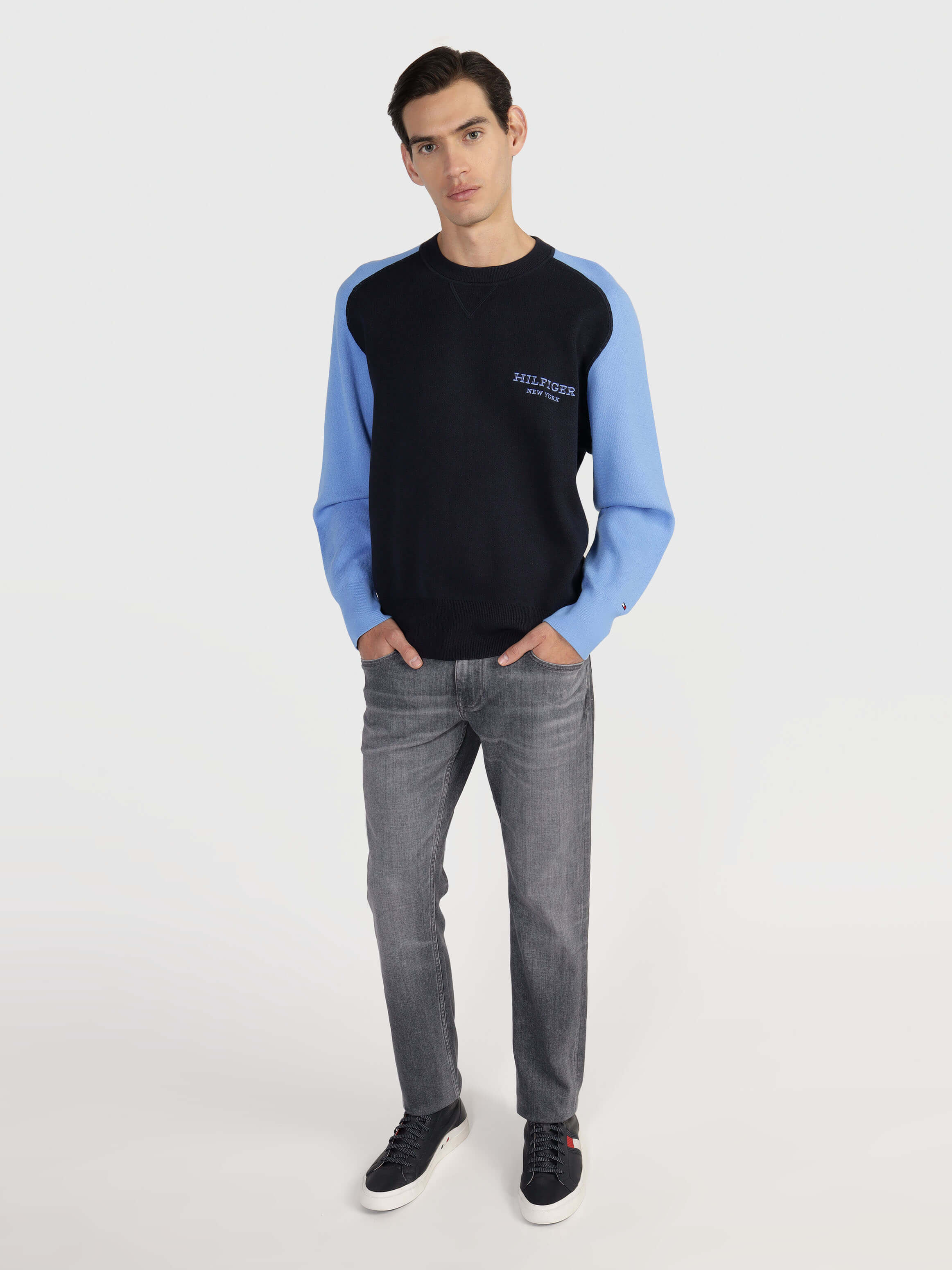 Suéter color block con monotipo Hilfiger de hombre Tommy