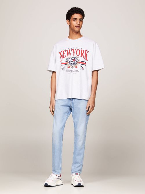 Playera-Prep-Explorer-de-corte-oversize-de-hombre-Tommy-Jeans