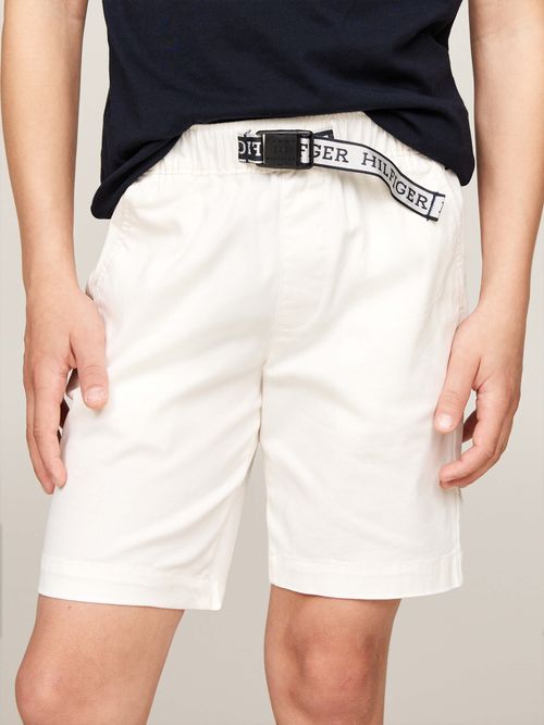 Pantalon-chino-corto-con-cinturon-de-niño-Tommy-Hilfiger