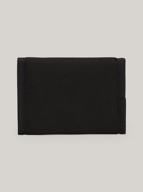 Cartera-plegable-en-tres-partes-con-parche-de-hombre-Tommy-Jeans