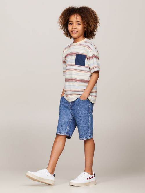 Playera-de-rayas-con-bolsillo-a-contraste-de-nino-Tommy-Hilfiger