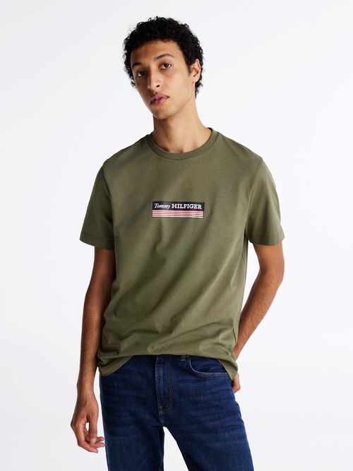 Playera-con-logo-en-el-pecho-de-hombre-Tommy-Hilfiger-MW0MW38079-PLI