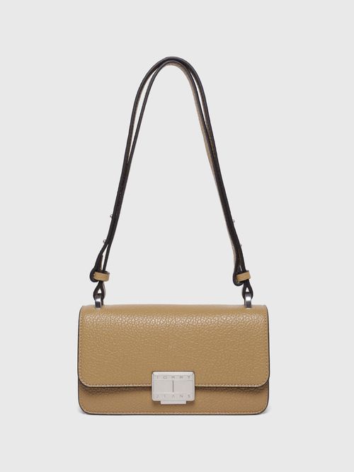 Bolso-mensajero-con-acabado-granulado-de-mujer-Tommy-Jeans-AW0AW16982-RBR