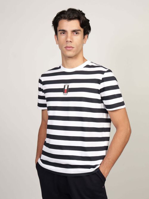 Playera-con-rayas-horizontales-y-logo-bordado-de-hombre-Tommy-Hilfiger-MW0MW37262-0A4