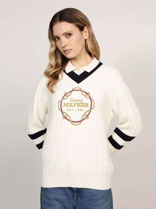 Sueter-con-franjas-distintivas-en-las-mangas-y-cuello-de-pico-de-mujer-Tommy-Hilfiger-WW0WW44301-Z00