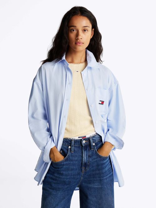 Camisa-de-corte-regular-con-bolsillo-frontal-de-mujer-Tommy-Jeans-DW0DW19357-C3Q