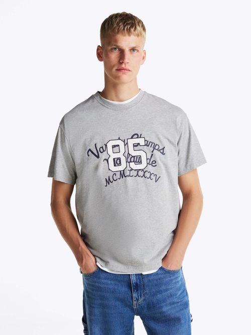 Playera-Varsity-85-de-hombre-Tommy-Jeans-DM0DM21126-P6N