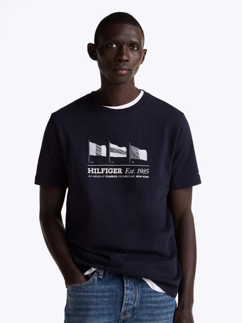 Playera-de-cuello-redondo-con-logo-grafico-de-hombre-Tommy-Hilfiger-MW0MW37439-DW5