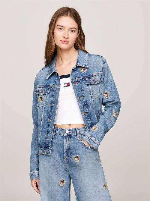 Chamarra-Trucker-vaquera-de-corte-slim-de-mujer-Tommy-Jeans-DW0DW19675-1A5