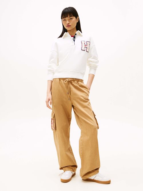 Sudadera-tipo-polo-con-aplicacion-del-logo-de-mujer-Tommy-Jeans-DW0DW20537-YAC