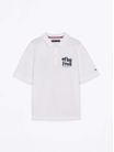 Polo-regular-con-eslogan-en-la-espalda-de-nino-Tommy-Hilfiger-KB0KB09595-YBR