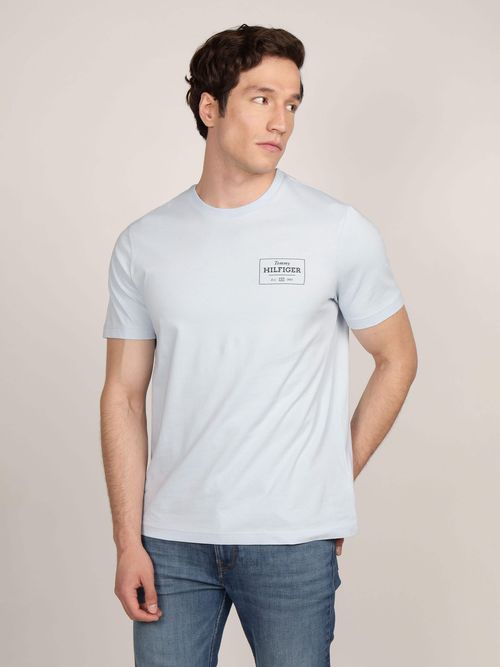 Playera-on-logo-en-el-pecho-de-hombre-Tommy-Hilfiger-MW0MW37454-C1O