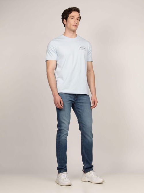 Playera-on-logo-en-el-pecho-de-hombre-Tommy-Hilfiger-MW0MW37454-C1O