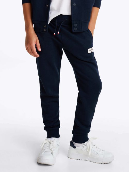 Joggers-con-parche-1985-Collection-de-nino-Tommy-Hilfiger-KB0KB09308-C1G
