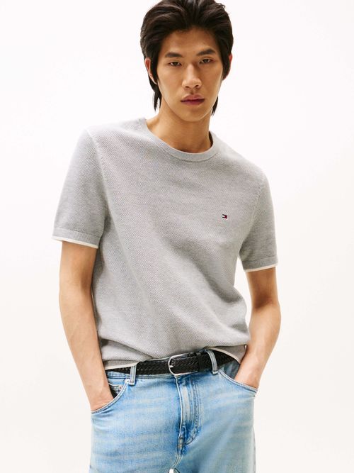 Playera-con-cuello-redondo-y-logo-de-hombre-Tommy-Hilfiger-MW0MW38610-P01