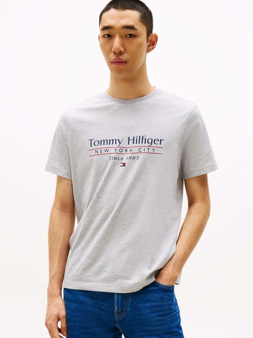 Playera-de-cuello-redondo-con-logo-de-hombre-Tommy-Hilfiger-MW0MW38621-P01