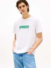 Playera-con-logo-en-el-pecho-de-hombre-Tommy-Hilfiger-MW0MW39149-YBR