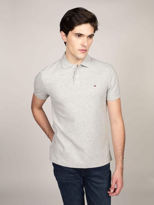 Polo-de-corte-regular-con-logo-bordado-de-hombre-Tommy-Hilfiger-MW0MW38467-P01