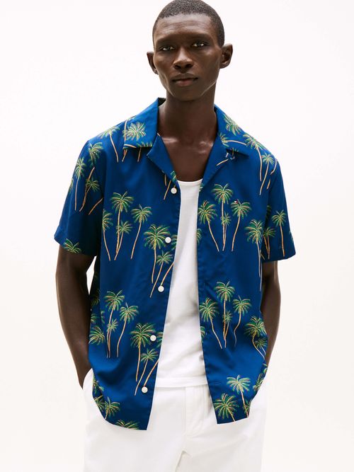 Camisa-tropical-estampada-de-corte-regular