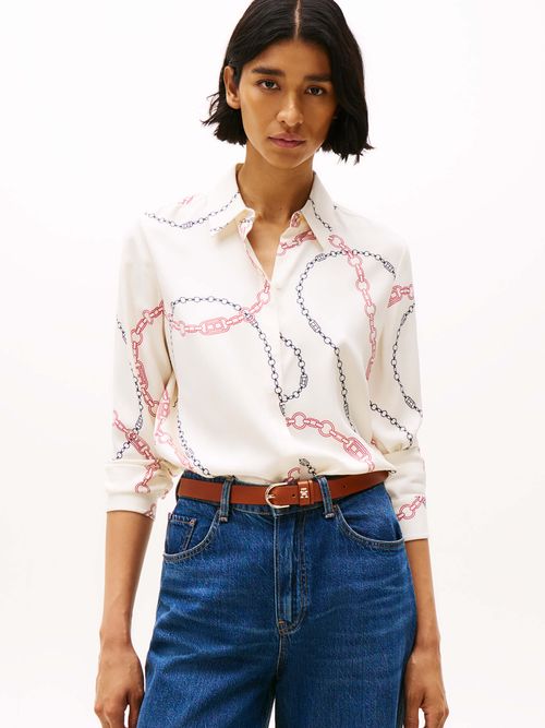 Camisa-de-corte-amplio-y-tapeta-oculta