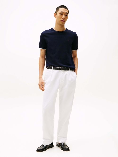 Playera-de-cuello-redondo-con-logo