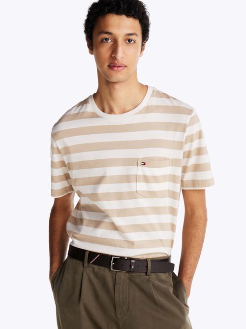 playera-de-cuello-redondo-con-bolsillo-de-hombre-tommy-hilfiger