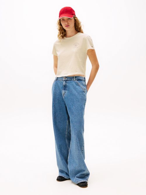 playera-cropped-con-logo-en-el-pecho-de-mujer-tommy-hilfiger