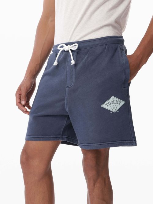short-de-chandal-con-grafico-de-hombre-tommy-jeans