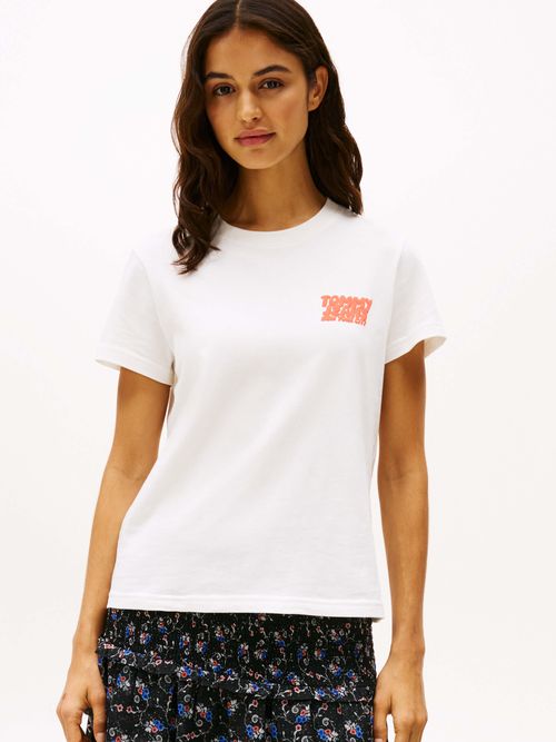 playera-de-cuello-redondo-con-logo-de-mujer-tommy-jeans